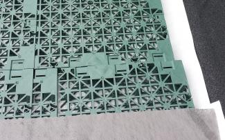 The Retention Spacer elements RSX 65 were covered entirely with the Filter Sheet PV, followed by an additional ZinCo System Build-up for the planted areas and walkways. © ZinCo Benelux B.V. The Retention Spacer elements RSX 65 are covered with the Filter Sheet PV